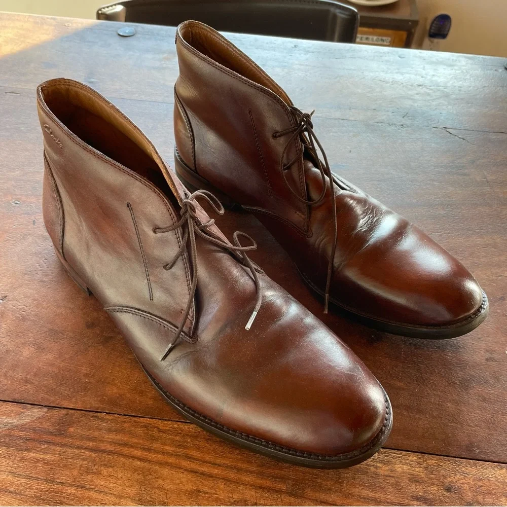 Men's Clarks Chocolate Brown Leather Chukka Boots Size 10.5